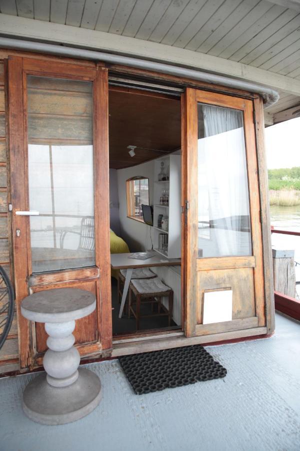 Couette-café Bed In Boat
