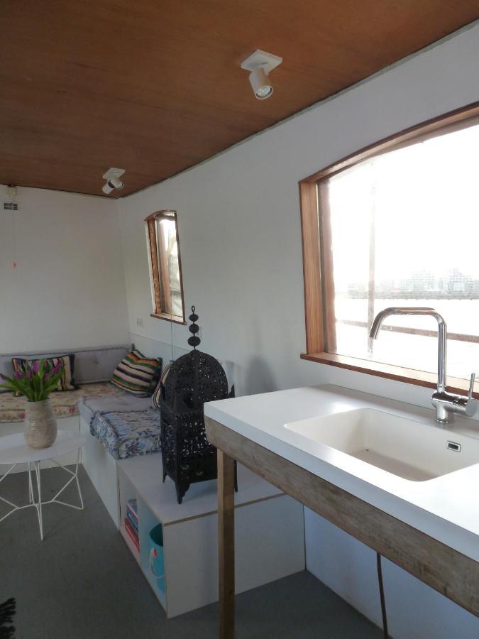 Couette-café Bed In Boat Amsterdam